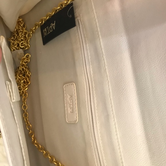 APT. 9® White Envelope Clutch Crossbody Bag Chain Strap + Twist lock - Picture 6 of 7